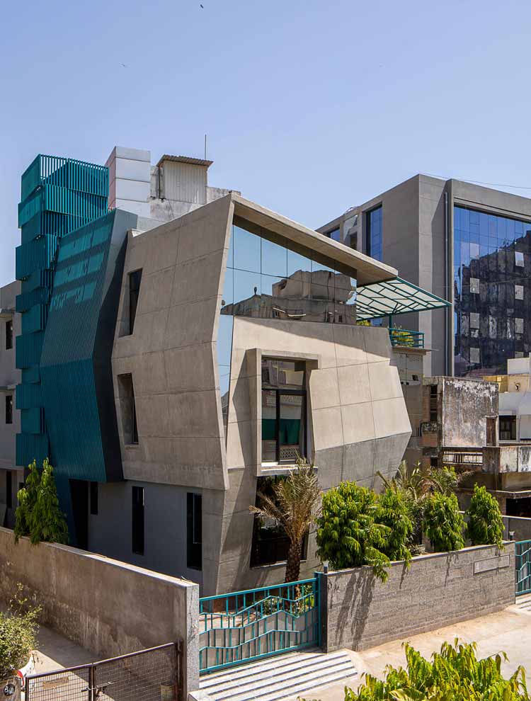 jagged-house-ahhmedabad-surfaces-reporter 